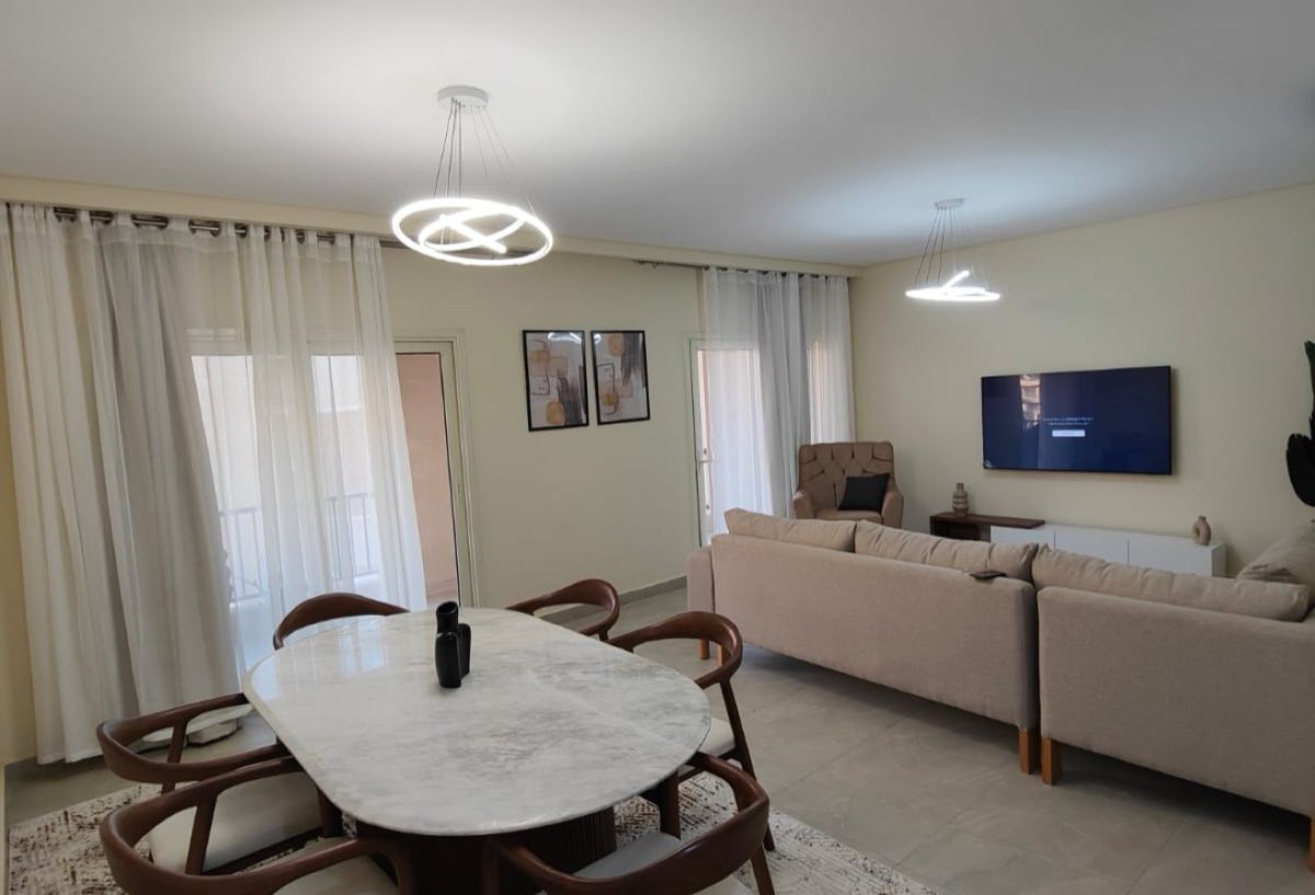 Photo 5 of 8 — Fully Furnished | Master Bedroom | 90 Avenue