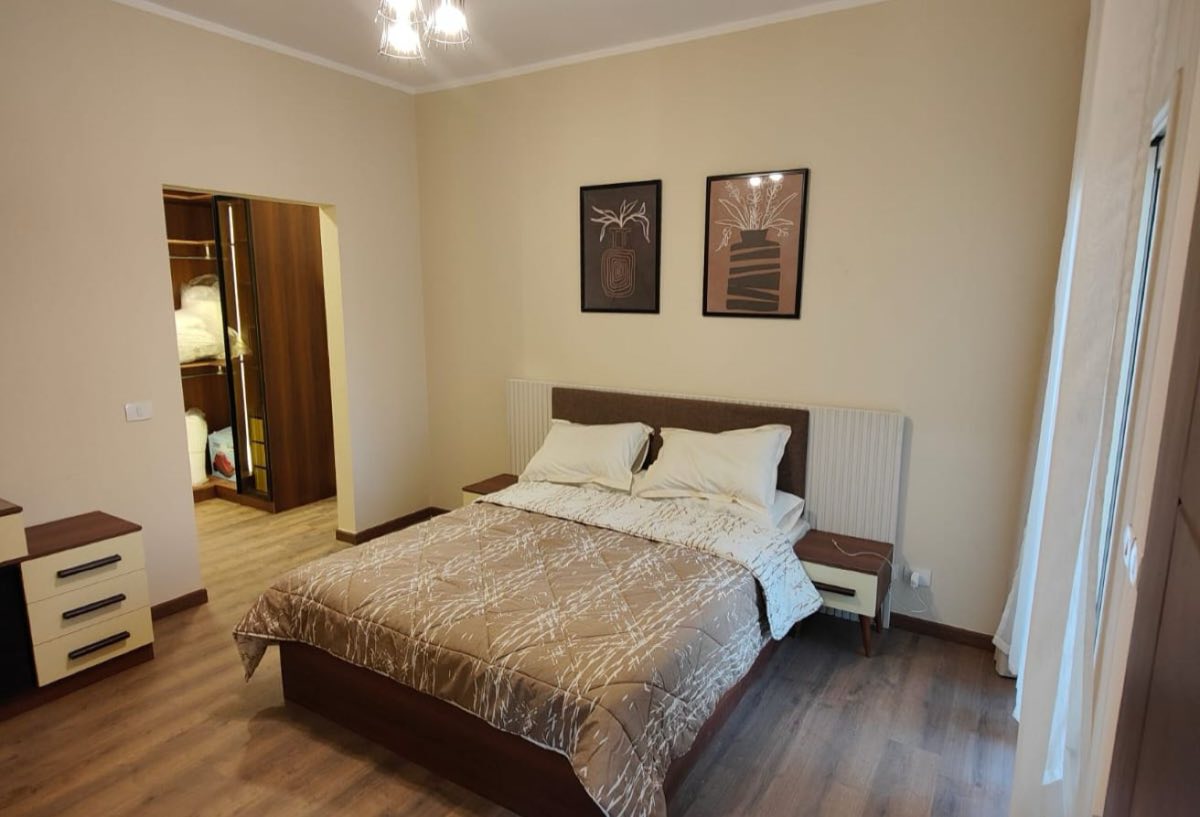 Photo 7 of 8 — Fully Furnished | Master Bedroom | 90 Avenue
