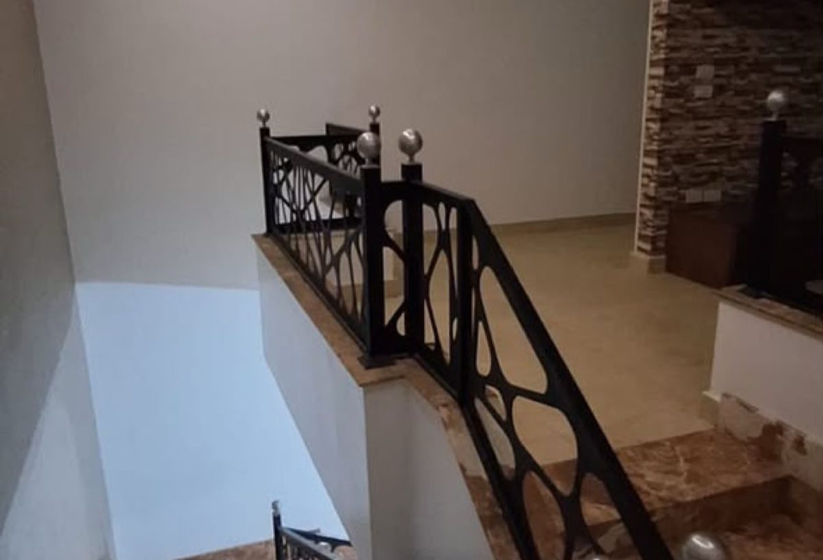 Photo 6 of 8 — Direct Axis View | Duplex | Fully Equipped