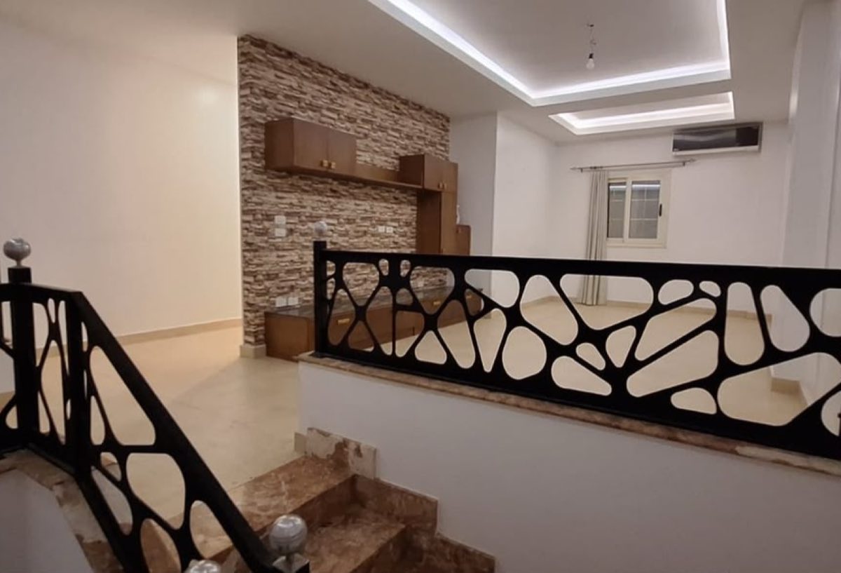 Photo 7 of 8 — Direct Axis View | Duplex | Fully Equipped