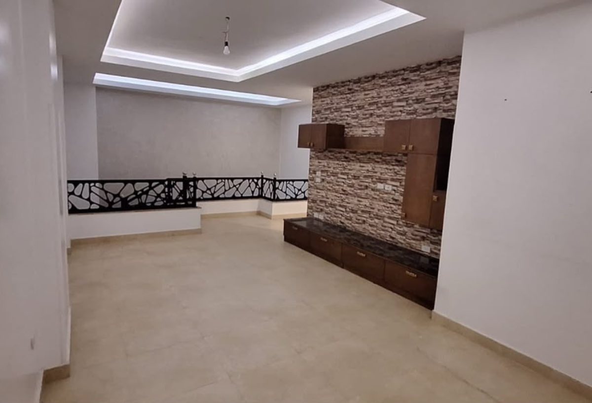 Photo 8 of 8 — Direct Axis View | Duplex | Fully Equipped
