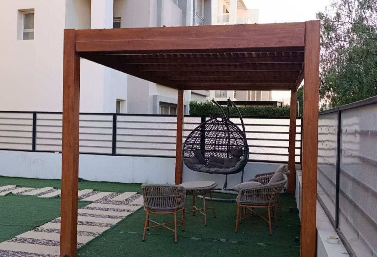Photo 4 of 8 — Private Garden | Pergola | Smart Lock