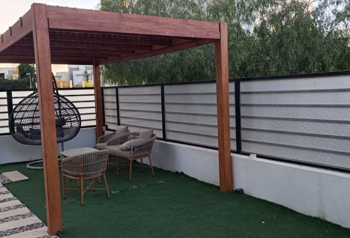 Photo 5 of 8 — Private Garden | Pergola | Smart Lock