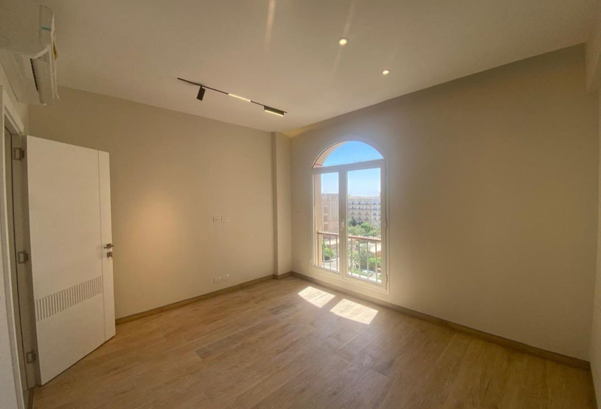 Photo 5 of 8 — First Tenant | Maid's Room | Ready to Move