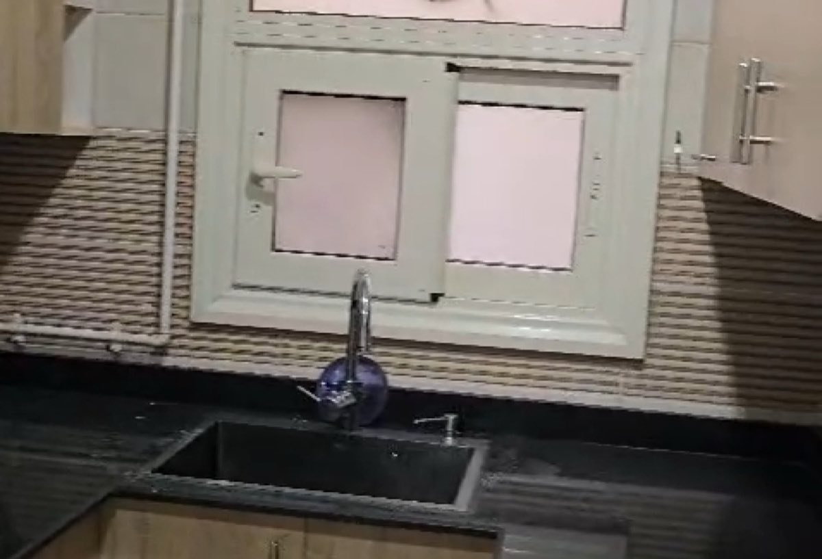 Photo 4 of 8 — Kitchen & ACs | Prime Location | Great Value