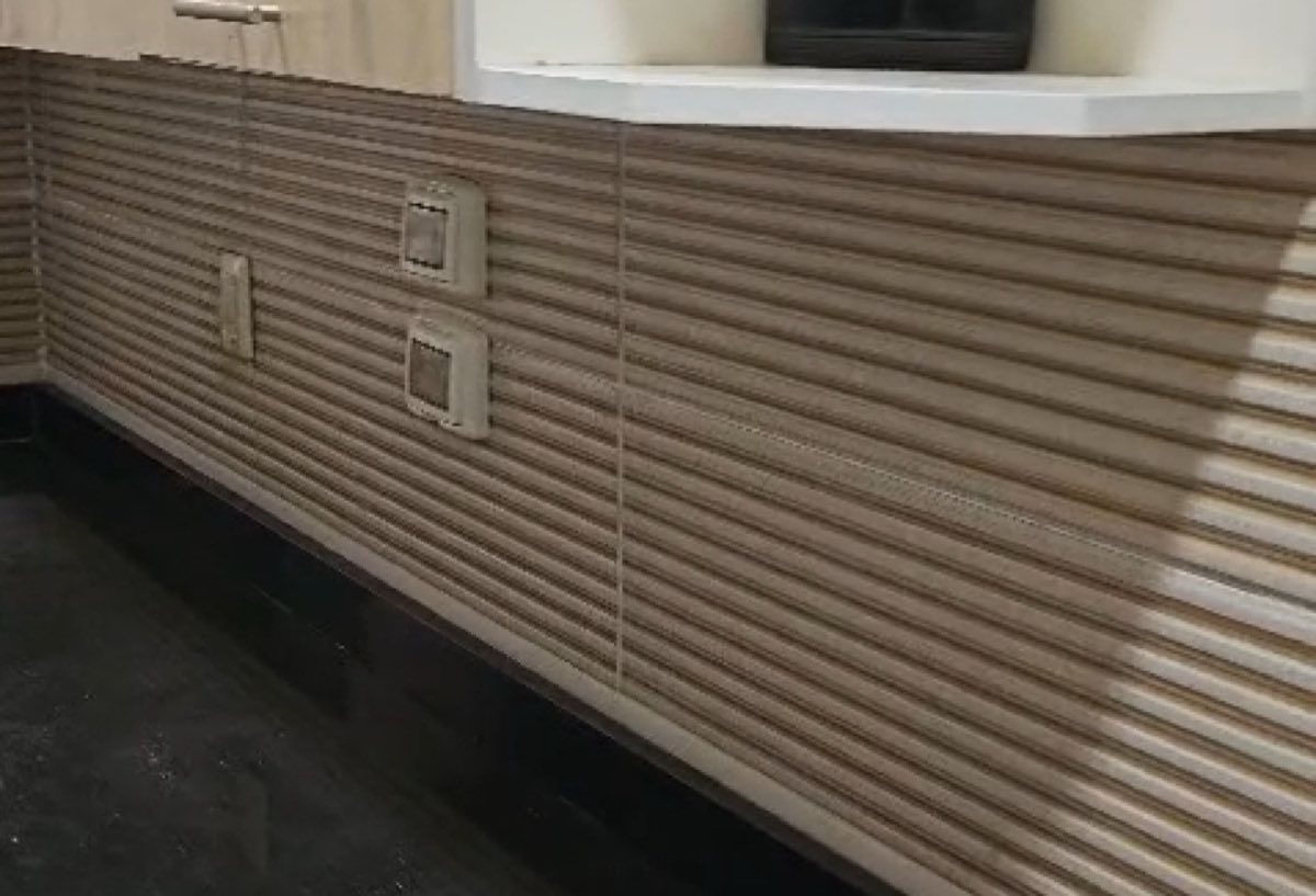 Photo 6 of 8 — Kitchen & ACs | Prime Location | Great Value