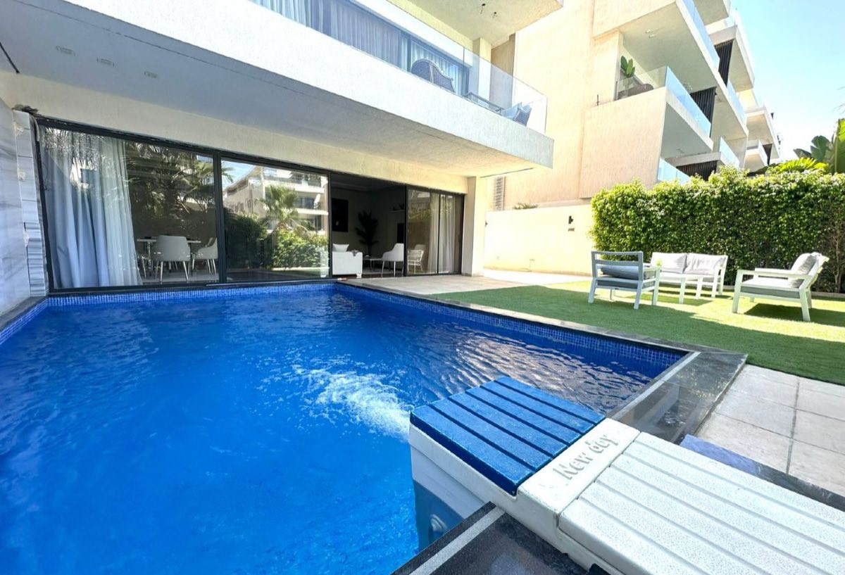 Photo 5 of 8 — Private Garden | Private Pool | Spacious Living