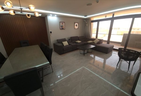 3BR | Spacious Apartment | Lake View