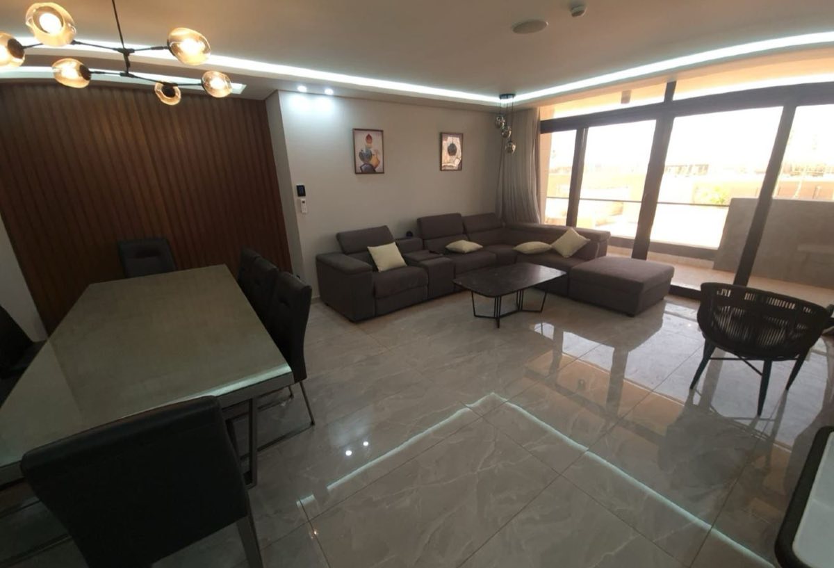 Photo 1 of 8 — 3BR | Spacious Apartment | Lake View