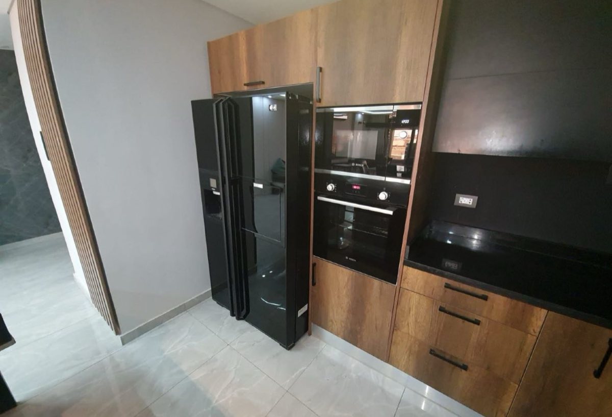 Photo 4 of 8 — 3BR | Spacious Apartment | Lake View