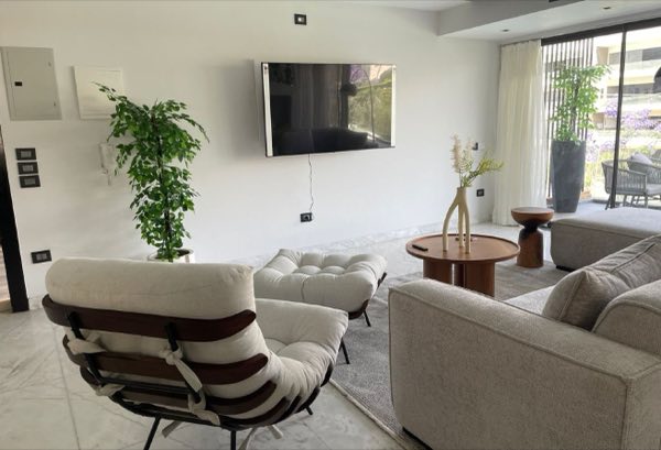 Spacious Layout | Annual Contract