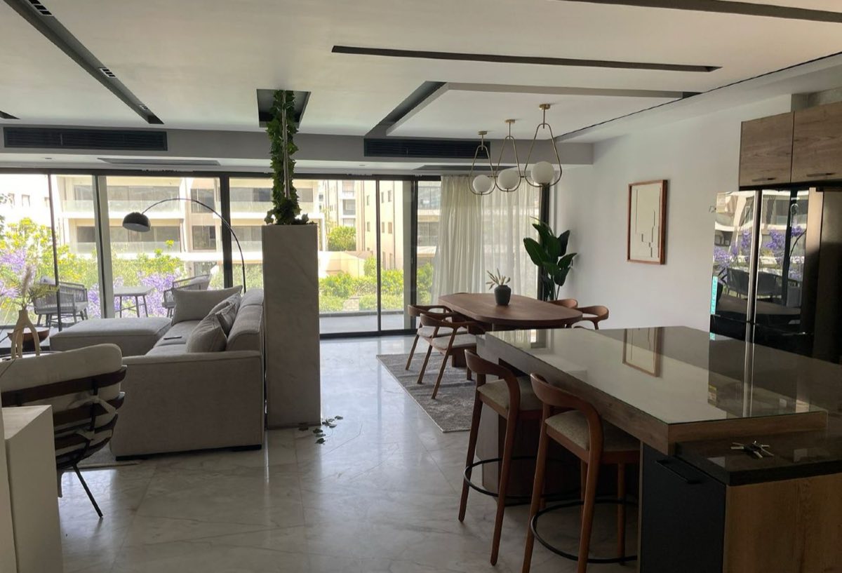 Photo 4 of 8 — Spacious Layout | Annual Contract