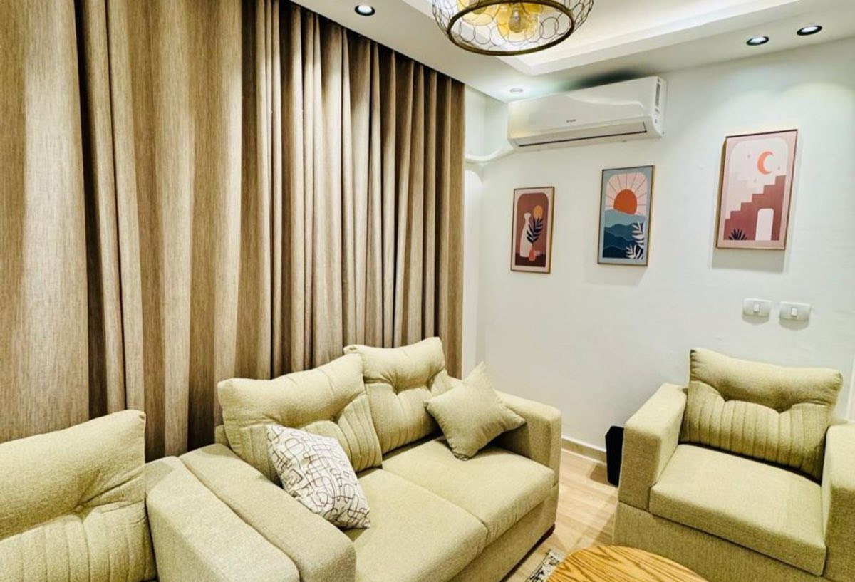 Photo 3 of 8 — Hotel-Style Furnished | Near Central Park