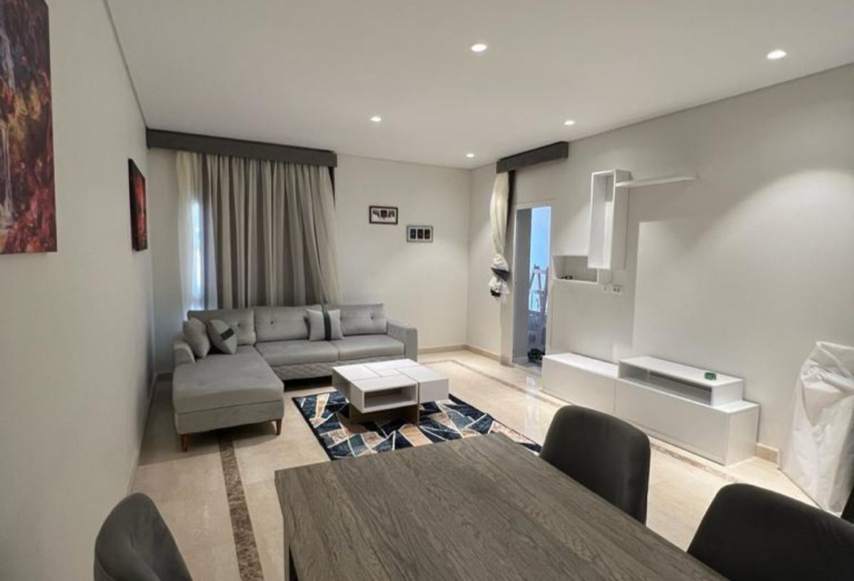 Photo 3 of 8 — Move-In Ready | Prime Loction