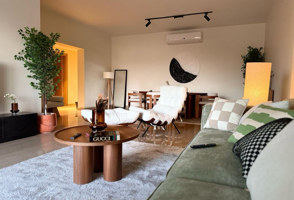 Photo 4 of 8 — Boulevard | Nanny's Room | Available 8 Jun