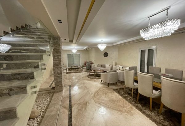 Fully Furnished | Roof | 4 Bedrooms | MV Hyde Park