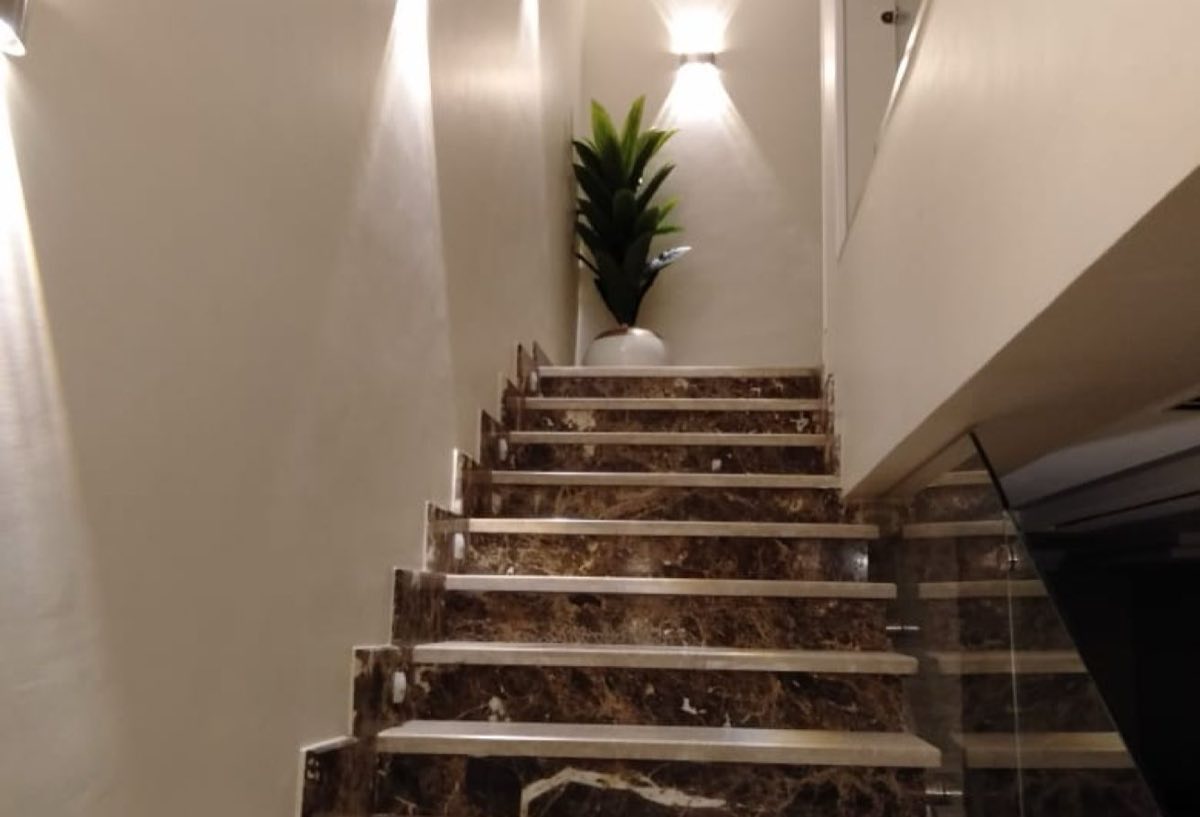 Photo 3 of 8 — Fully Furnished | Roof | 4 Bedrooms | MV Hyde Park
