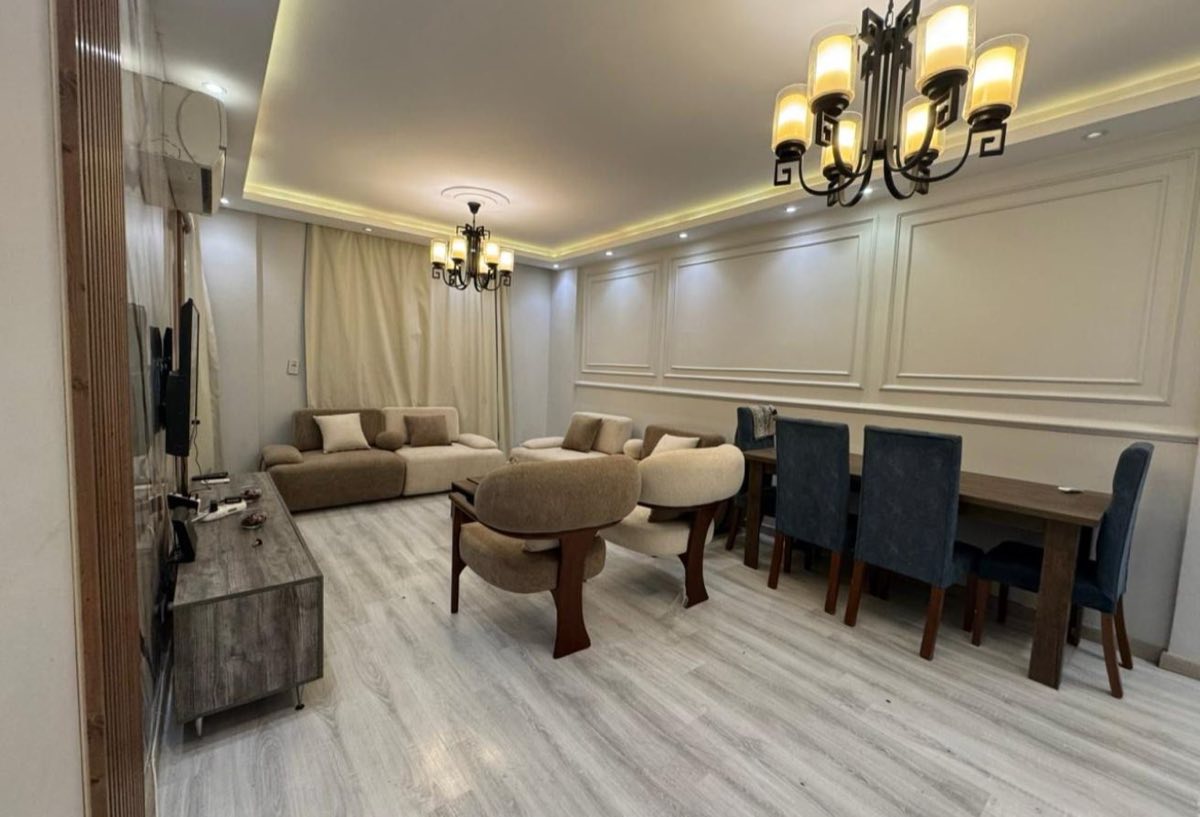 Photo 3 of 8 — Fully Furnished | Avenue Mall | Rehab 2
