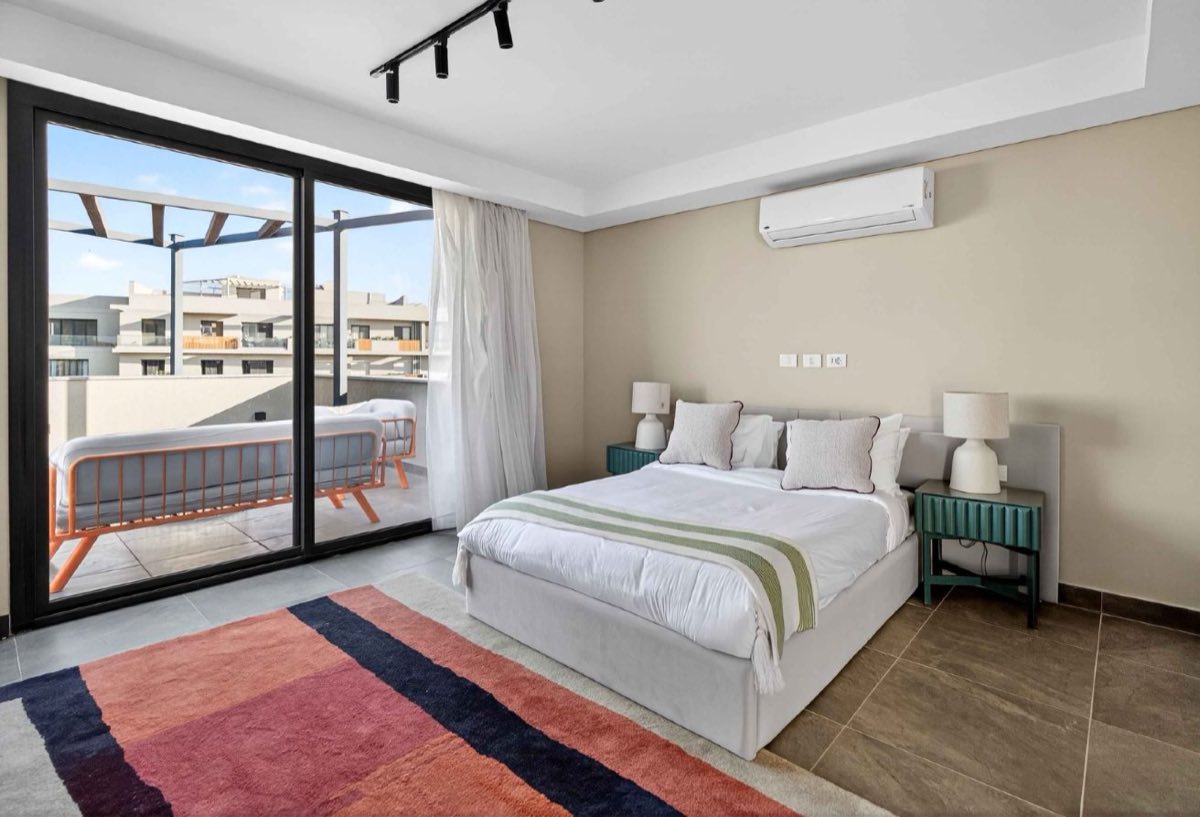 Photo 1 of 8 — Luxury Studio Roof | Smart Lock | V Residence