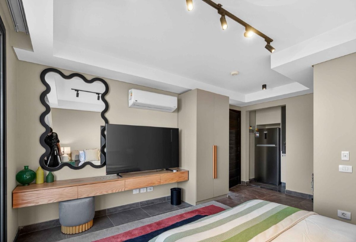 Photo 3 of 8 — Luxury Studio Roof | Smart Lock | V Residence