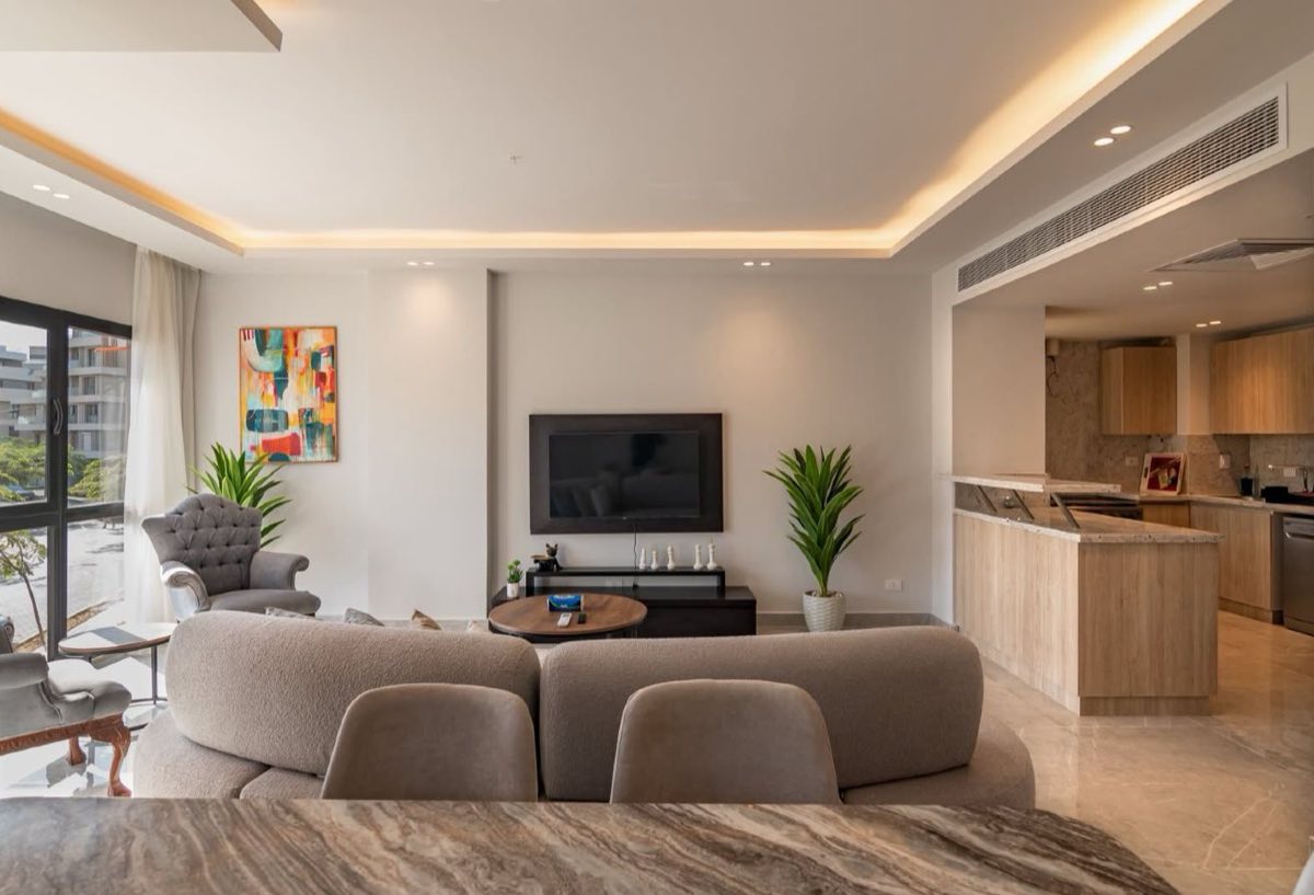 Photo 3 of 8 — 2 Master Bedrooms | Nanny's Room | Sky Condos