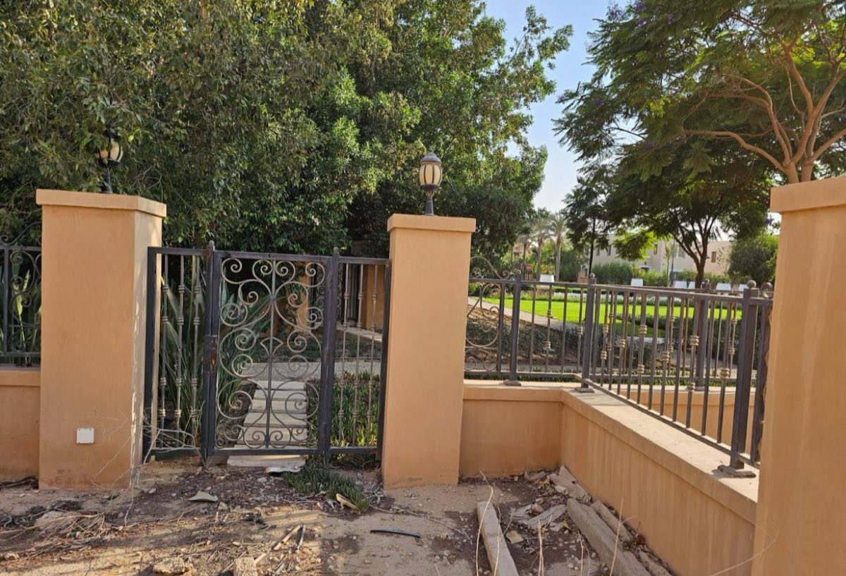Photo 3 of 6 — Prime Location | Open Landscape View | Half Finish