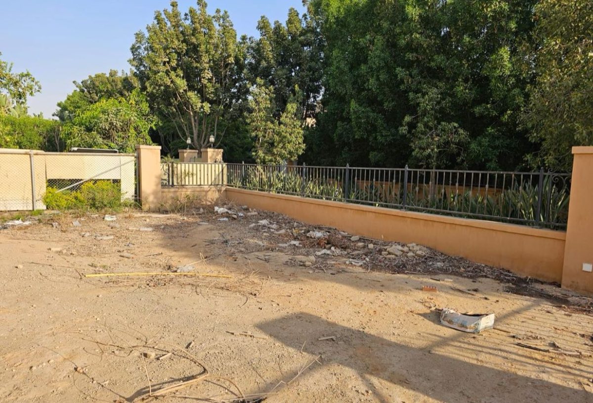 Photo 4 of 6 — Prime Location | Open Landscape View | Half Finish