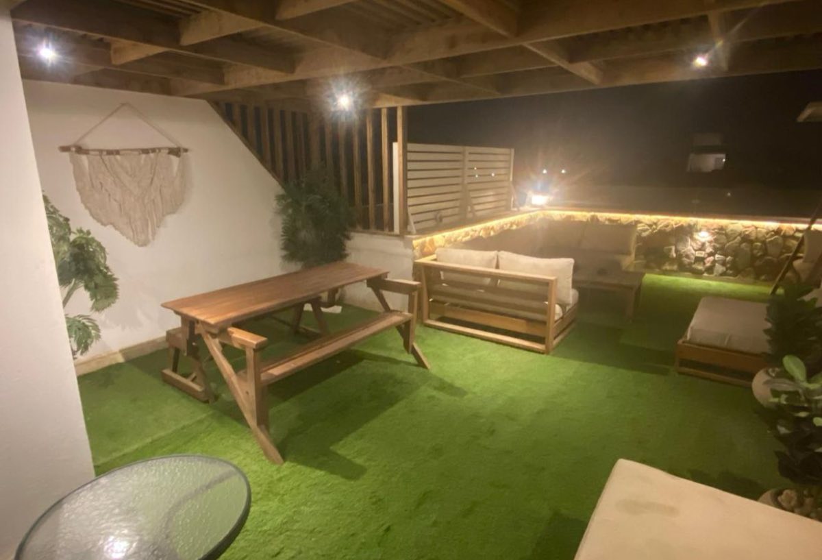 Photo 2 of 8 — Lake View | 80 sqm Roof | Super Lux Penthouse